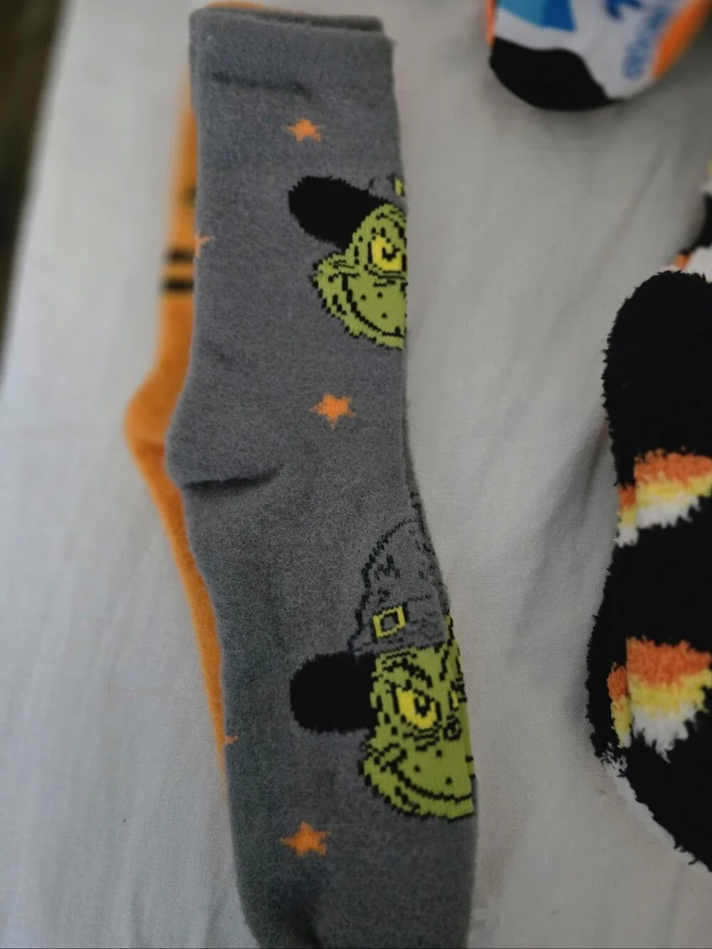 Grinch Fuzzy Crew Socks - Men Halloween 2 Pc